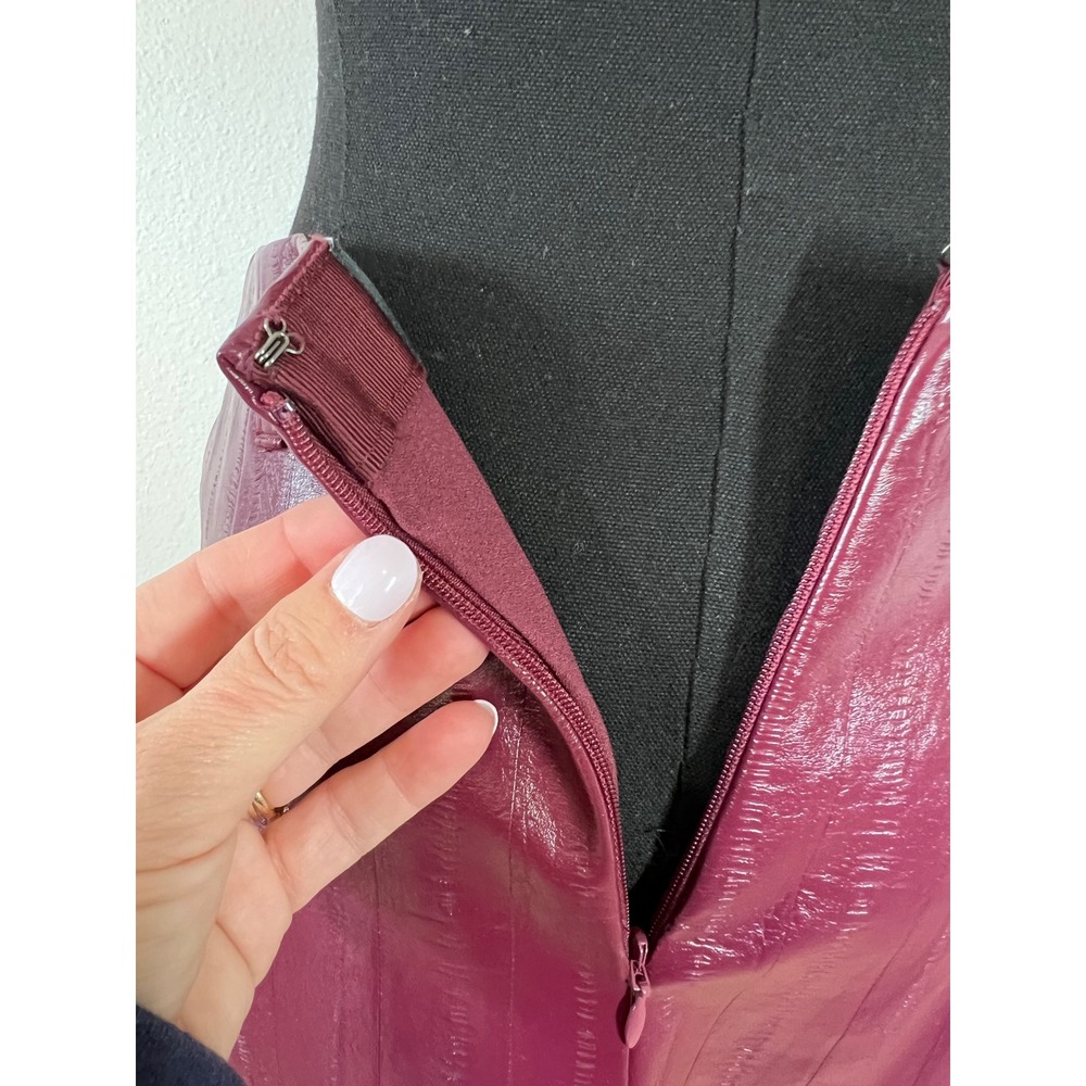 J.Crew Collection Faux Leather Midi Skirt Wine Burgundy Textured Glossy Size 00 - Picture 4 of 8